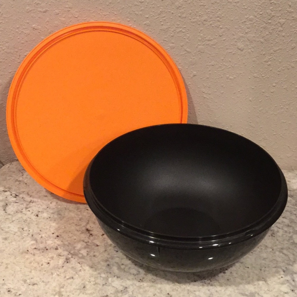 Tupperware Chip & dip & Thatsa Bowl - Picture 5 of 5